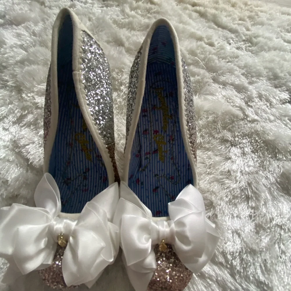 IRREGULAR CHOICE Women’s Ombre Glitter Bow Heels